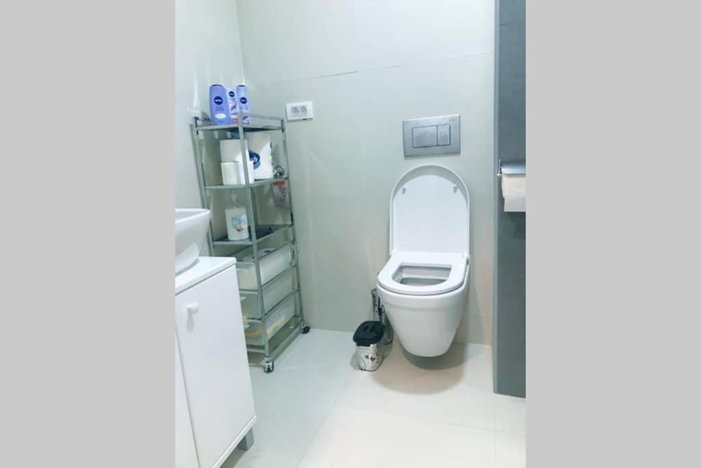 Apartman Santorini โนวีซาด ภายนอก รูปภาพ